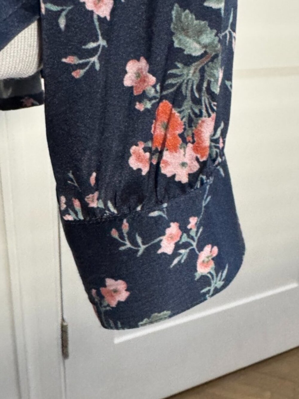 Joie 'Timlyn' Navy Blue Floral Patterned Blouse, S, Great Condition,High-Quality - Picture 4 of 8